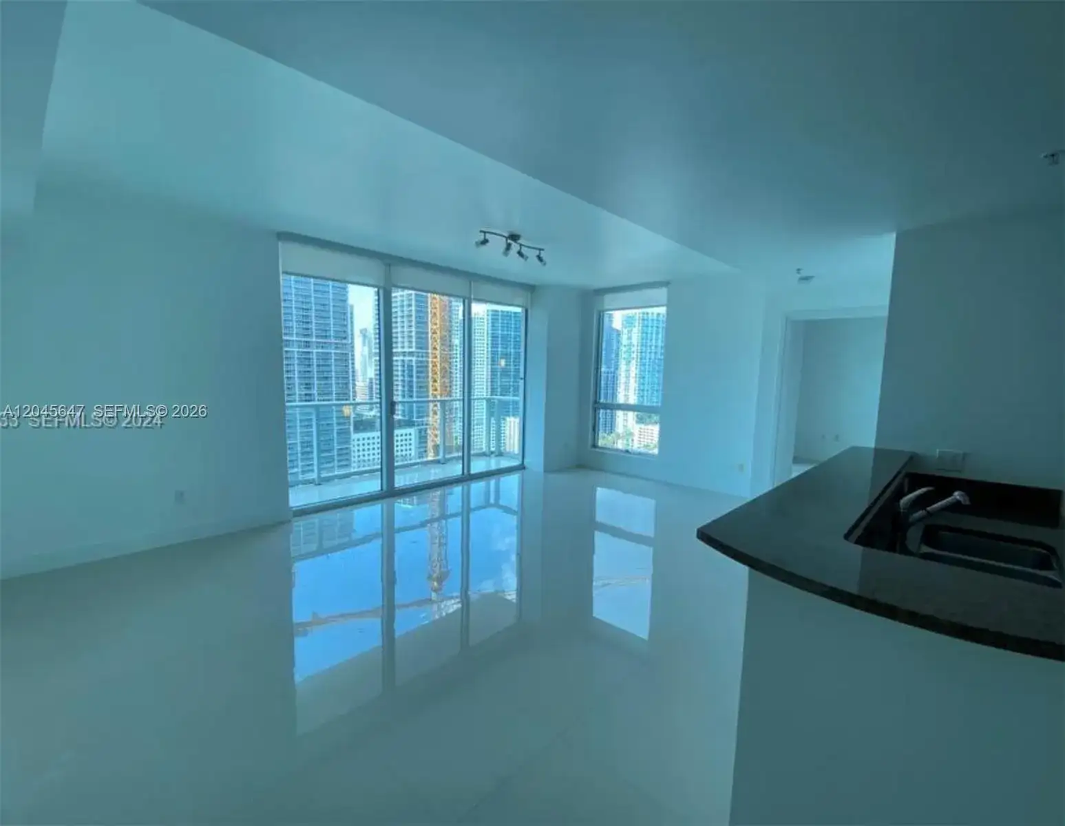 300 S Biscayne Blvd # 2302, Miami FL 33131 photo 3