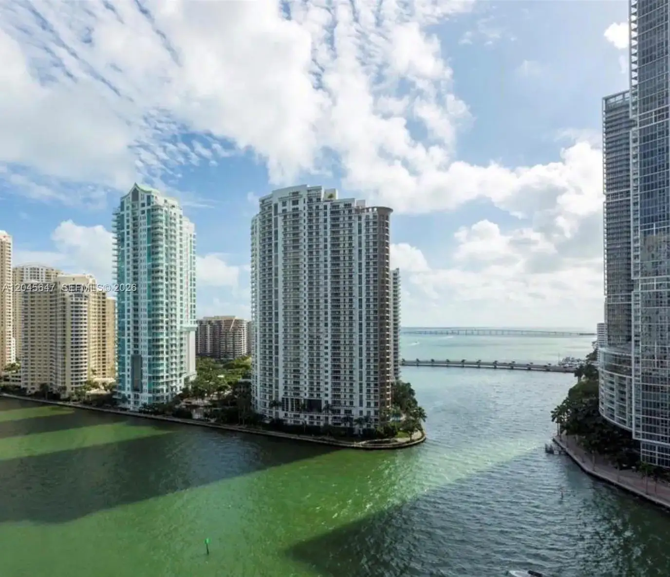 300 S Biscayne Blvd # 2302, Miami FL 33131 photo 4