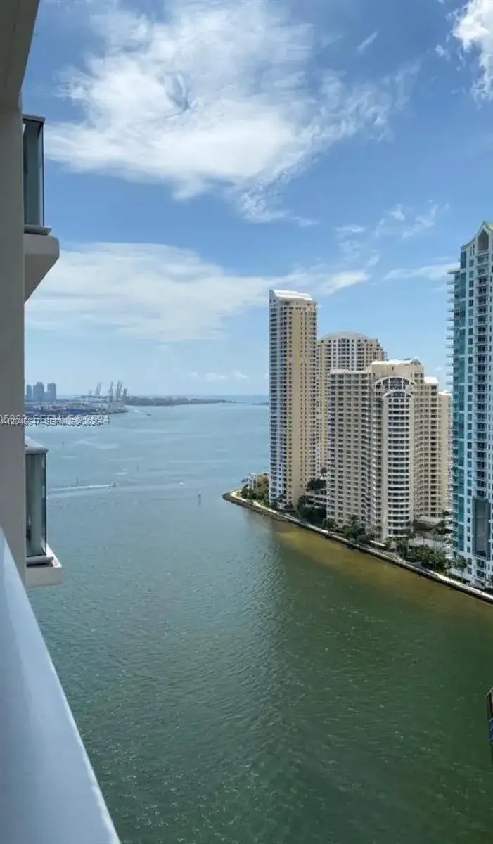300 S Biscayne Blvd # 2302, Miami FL 33131 photo 5