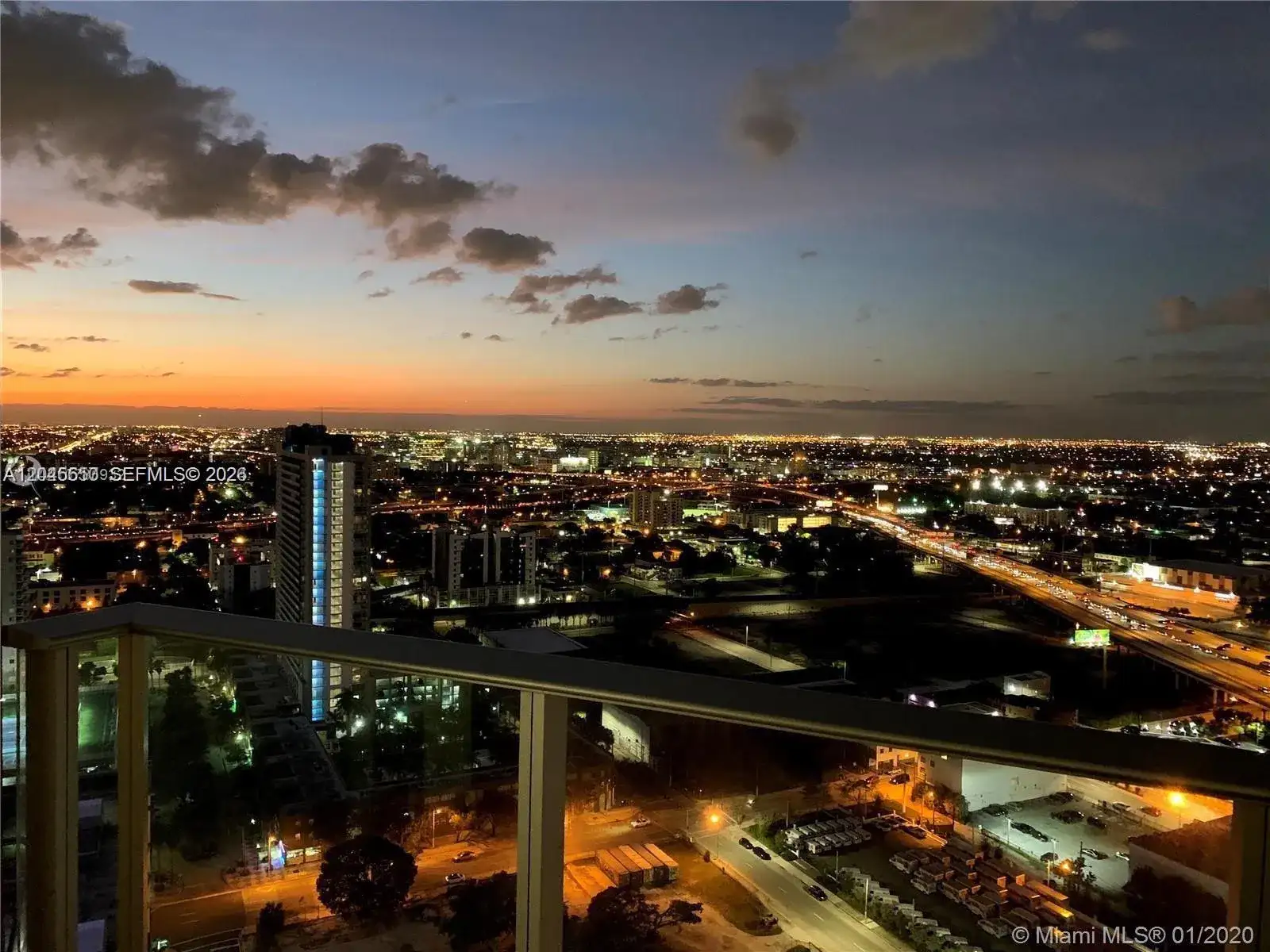 851 NE 1st Ave # 2702, Miami FL 33132 photo 2