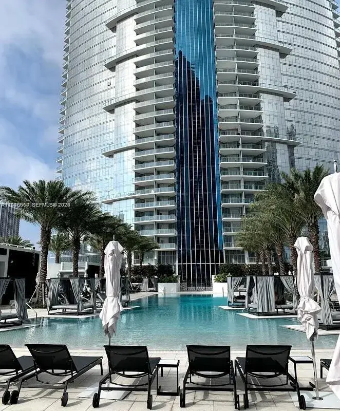 851 NE 1st Ave # 2702, Miami FL 33132