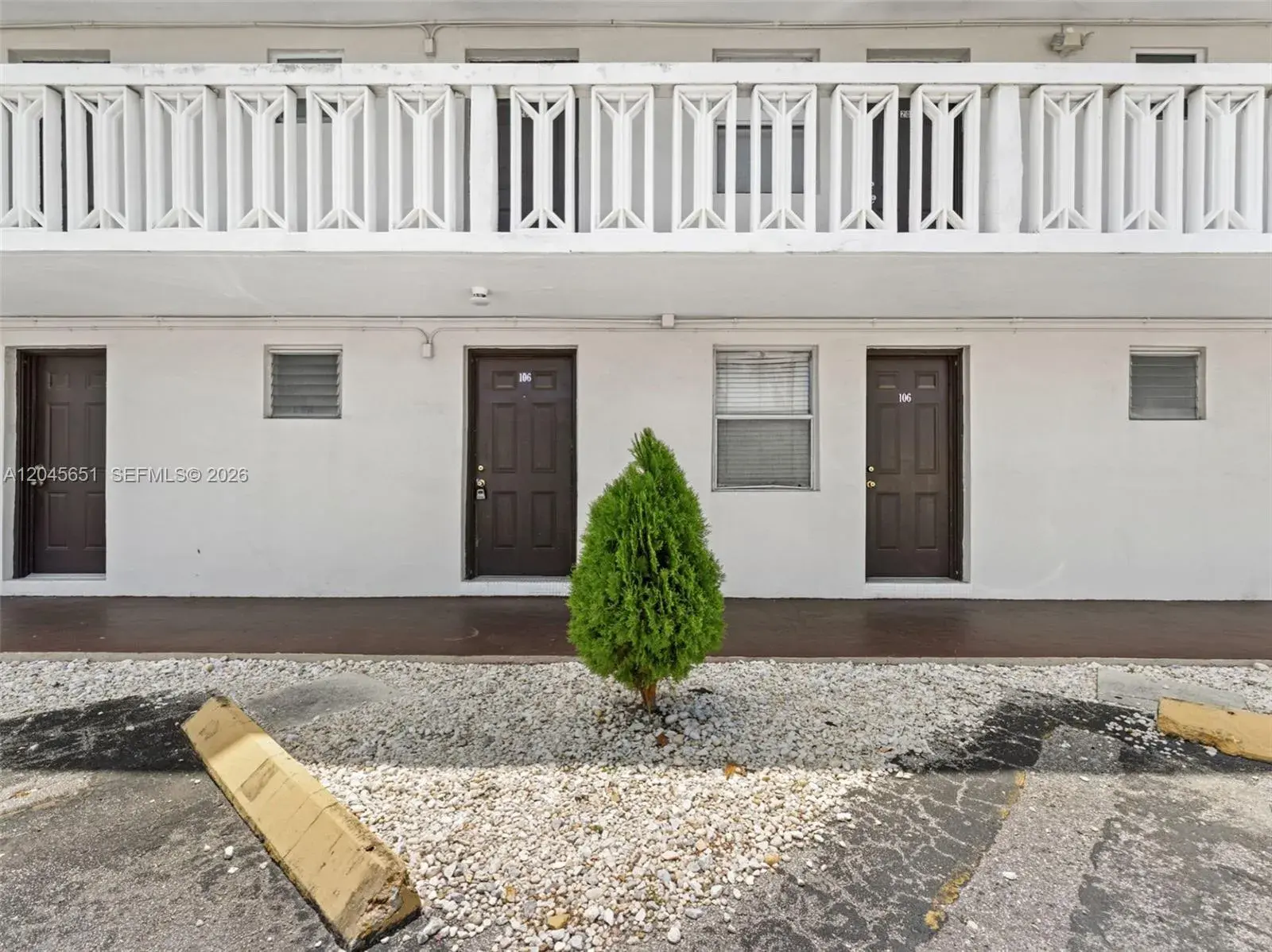 18900 NE 14th Ave # D106, Miami FL 33179