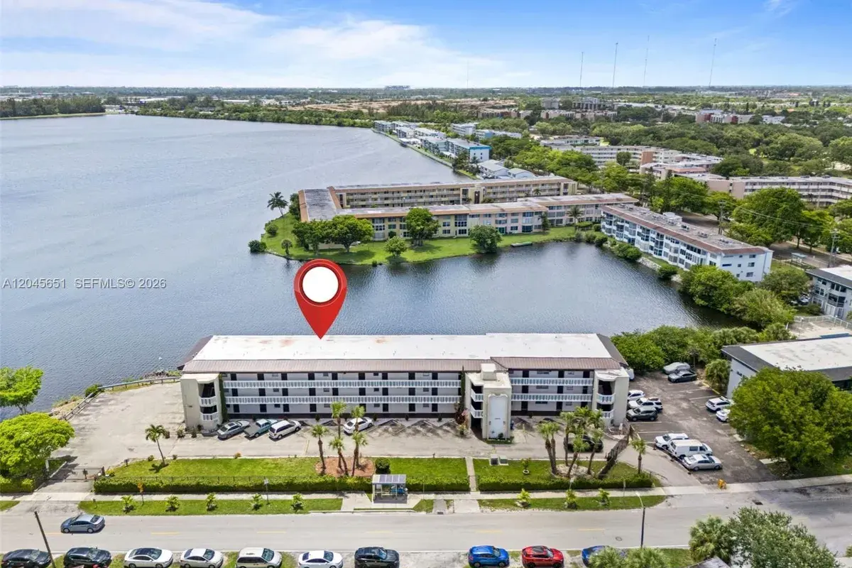 18900 NE 14th Ave # D106, Miami FL 33179