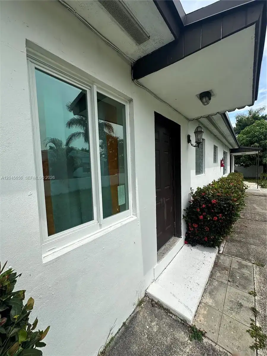 809 NE 2nd St unit 1-2, Hallandale Beach FL 33009 photo 5