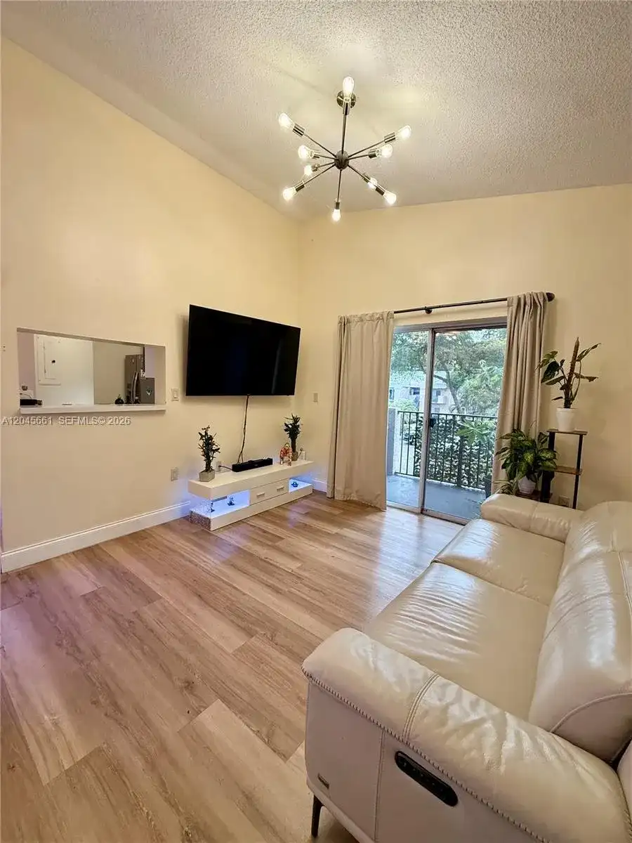 2361 NW 96th Ter # 18H, Pembroke Pines FL 33024