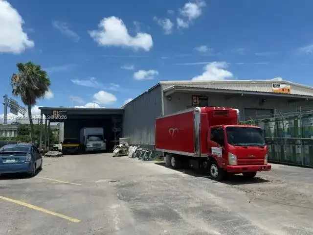 7500 NW 74th Ave, Medley FL 33166