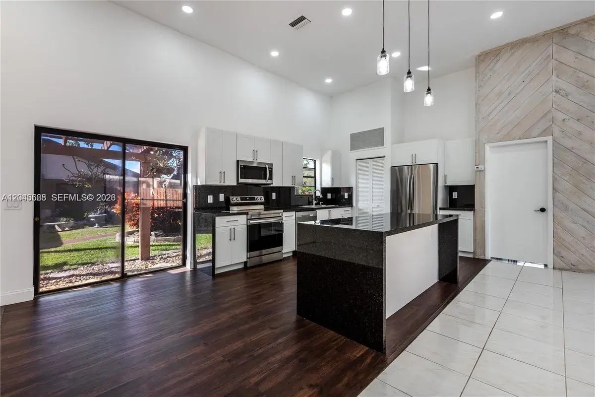 601 Leslie Dr, Hallandale Beach FL 33009