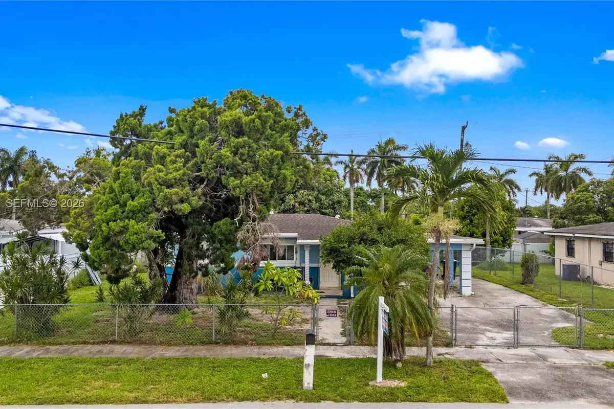 3030 NW 176th St, Miami Gardens FL 33056
