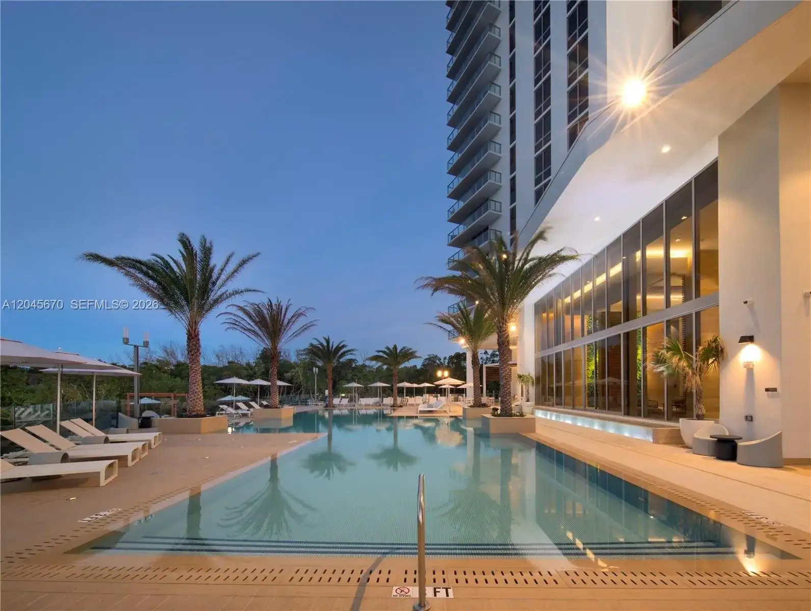 16385 Biscayne Blvd # 2601, North Miami Beach FL 33160 photo 4