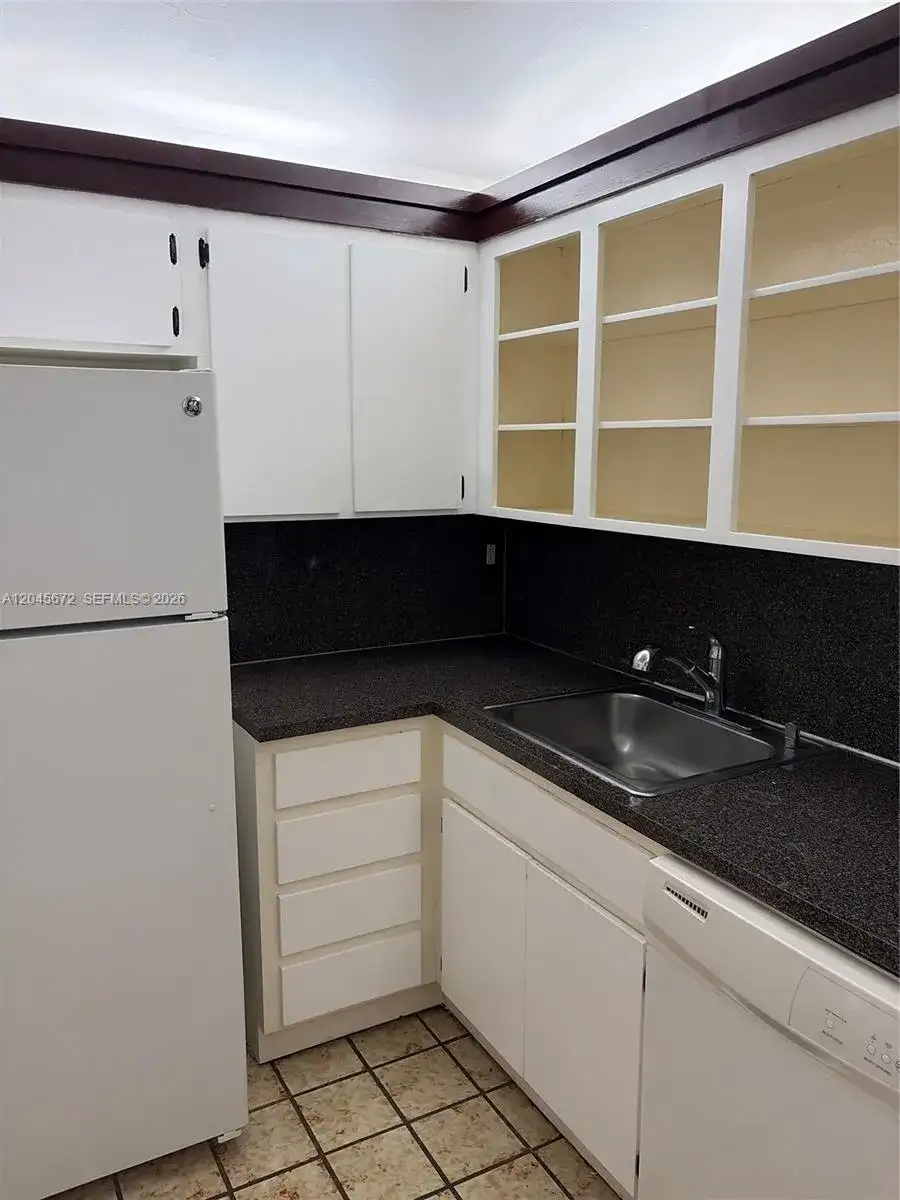 1150 Collins Ave # 404, Miami Beach FL 33139 photo 2