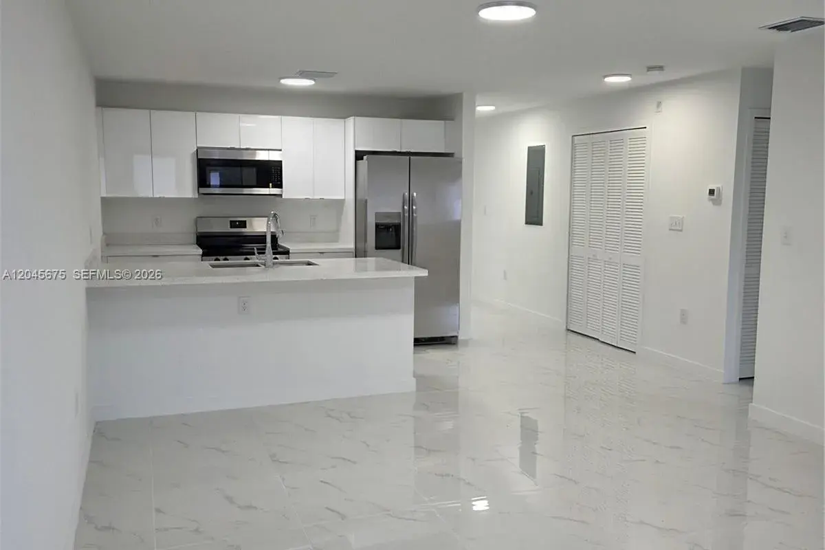 2731 NW 44th St # 2731, Miami FL 33142