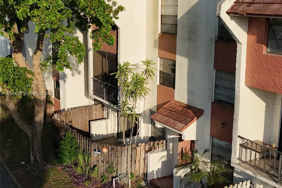 1796 NW 55th Ave # 103, Lauderhill FL 33313