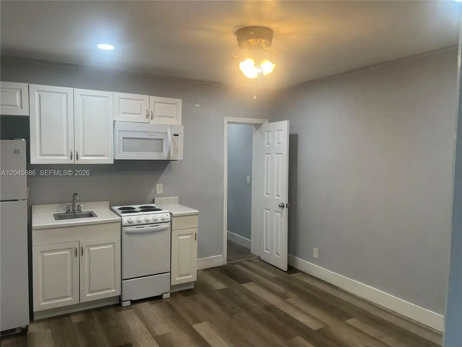 2118 N 19th Ave # 4, Hollywood FL 33020