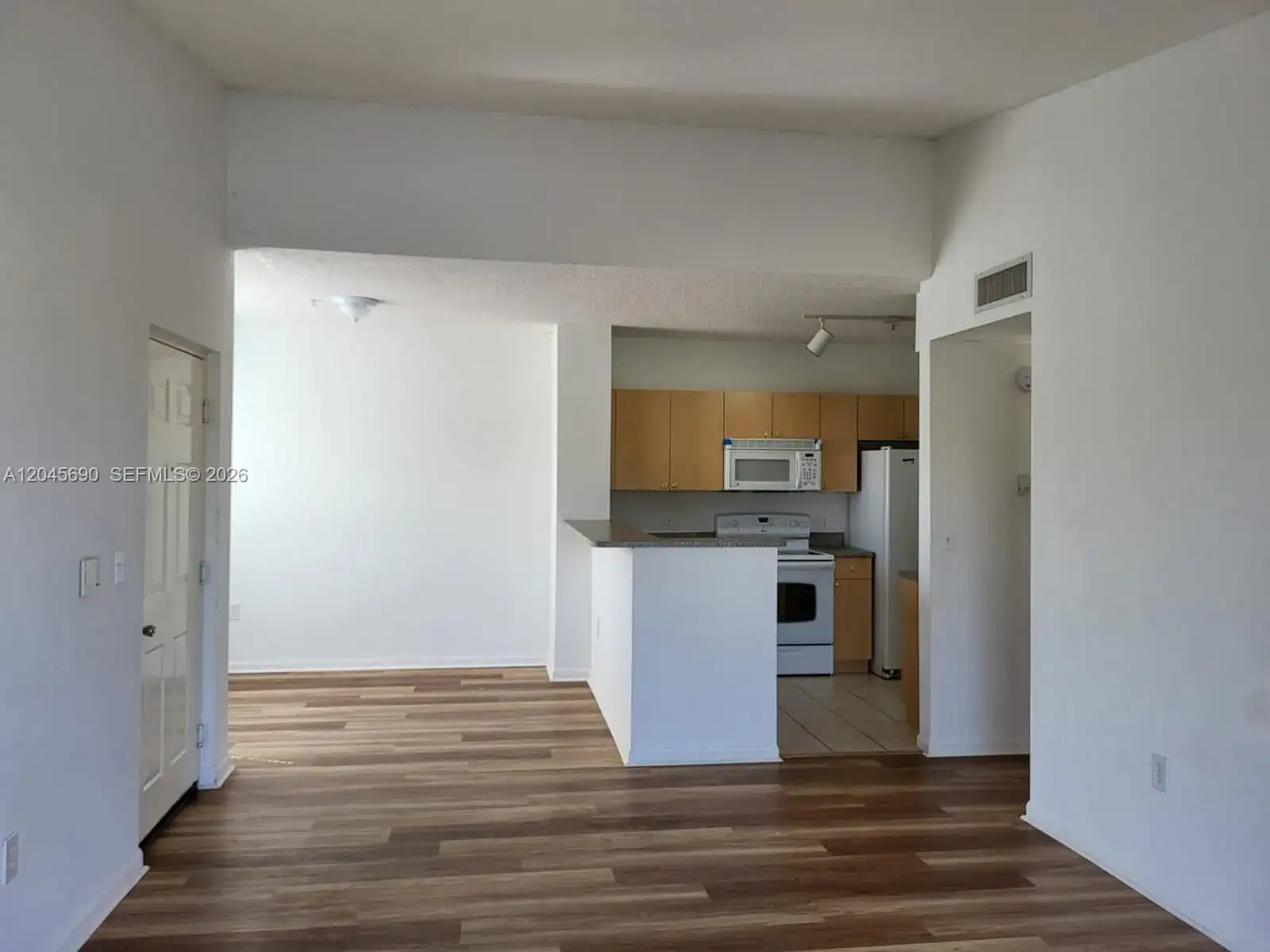 8070 N Nob Hill Rd # 208, Tamarac FL 33321 photo 3