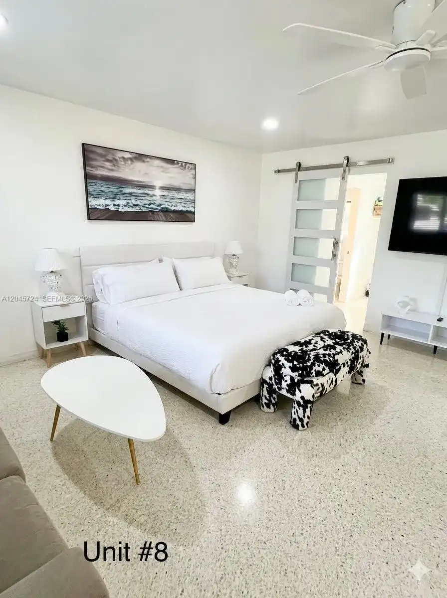 333 Palm St, Hollywood FL 33019