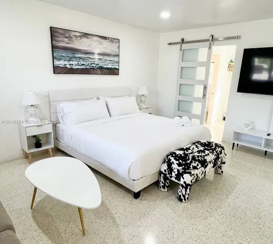 333 Palm St, Hollywood FL 33019
