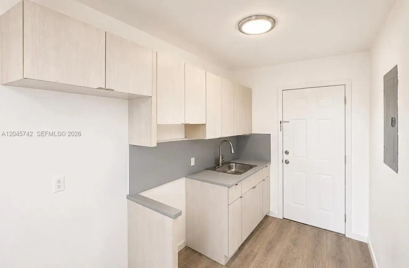 7600 Dickens Ave # 2, Miami Beach FL 33141