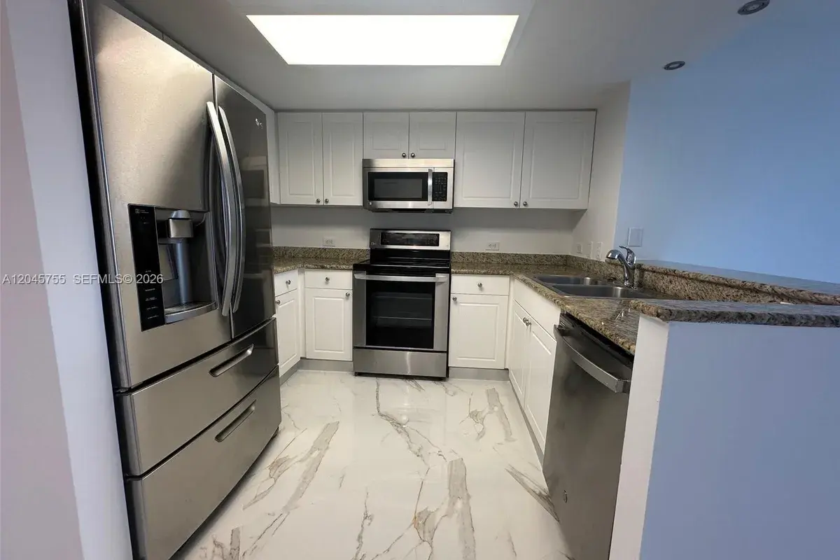 19501 W Country Club Dr # 406, Aventura FL 33180