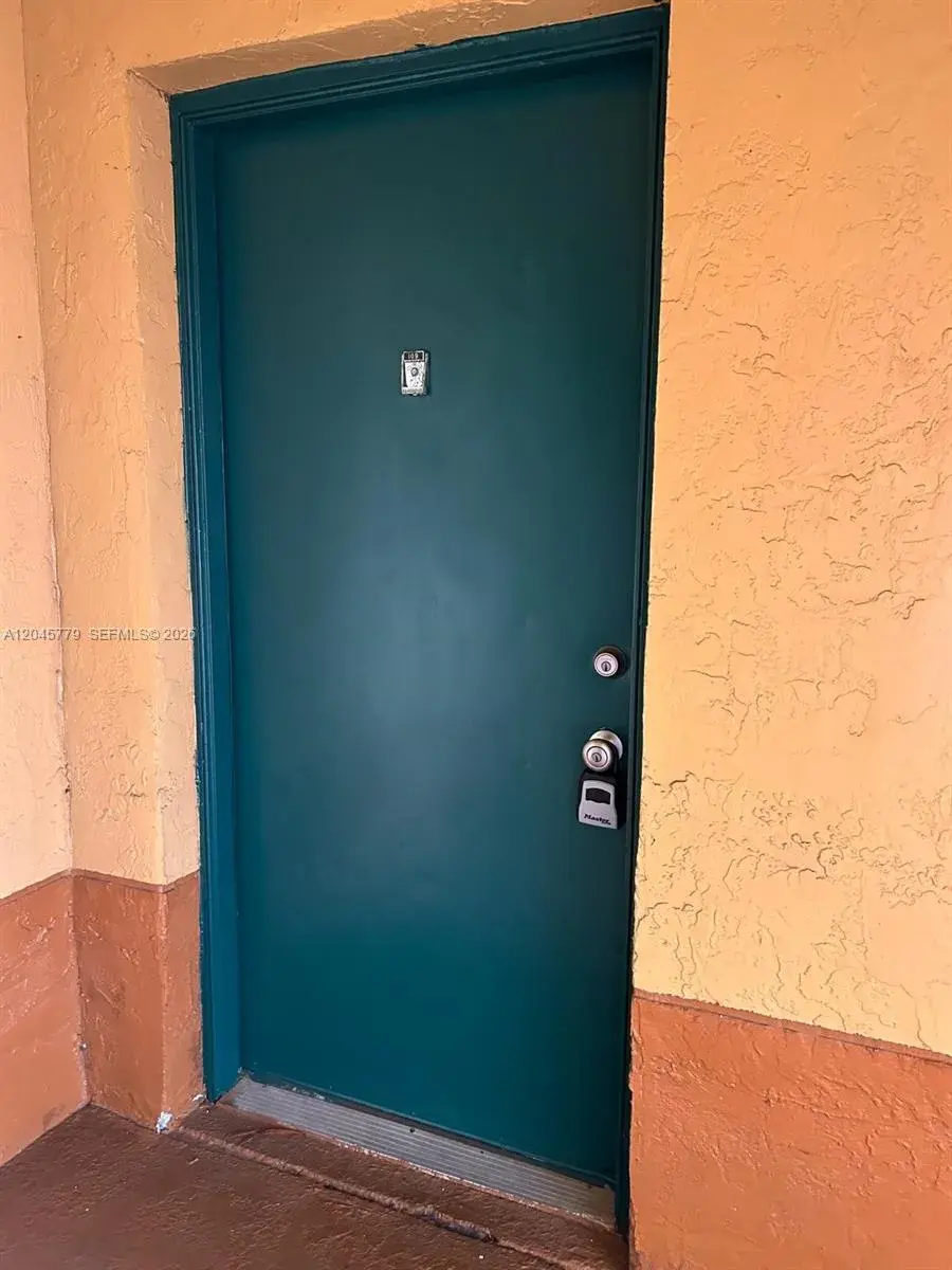 10765 Cleary Blvd # 109, Plantation FL 33324