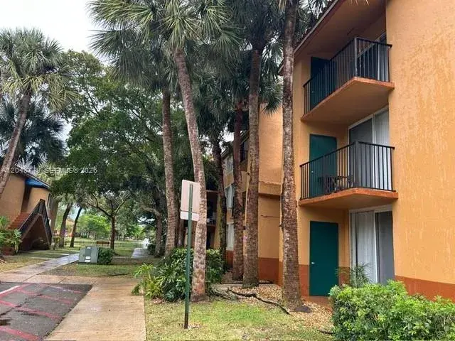 10765 Cleary Blvd # 109, Plantation FL 33324