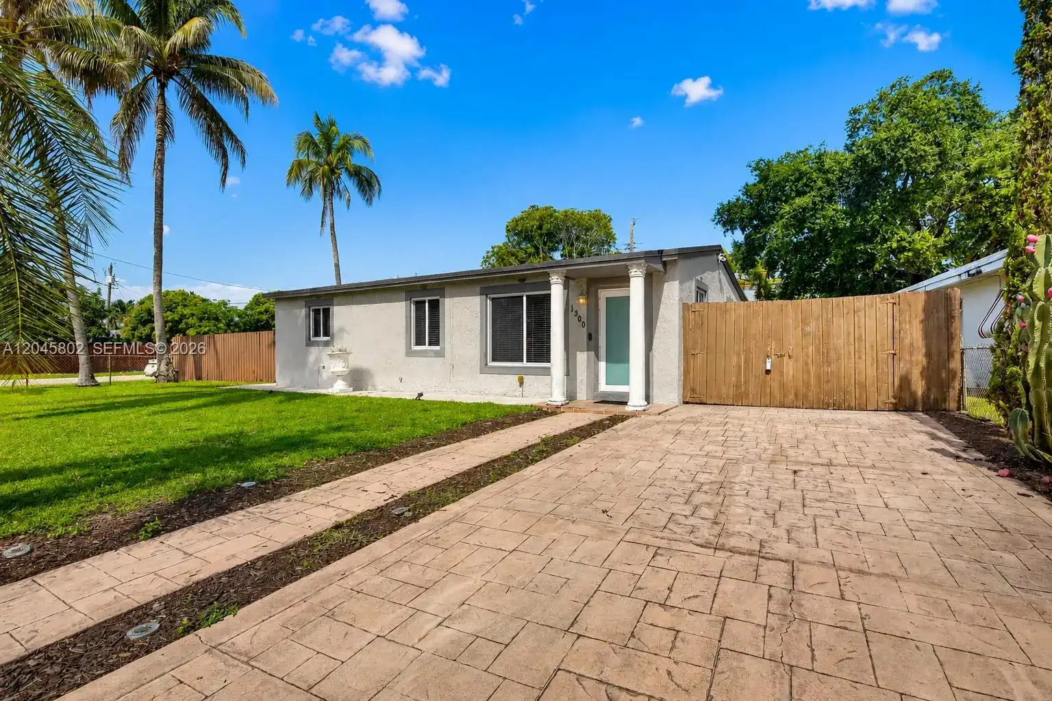 1300 N 70th Ter, Hollywood FL 33024