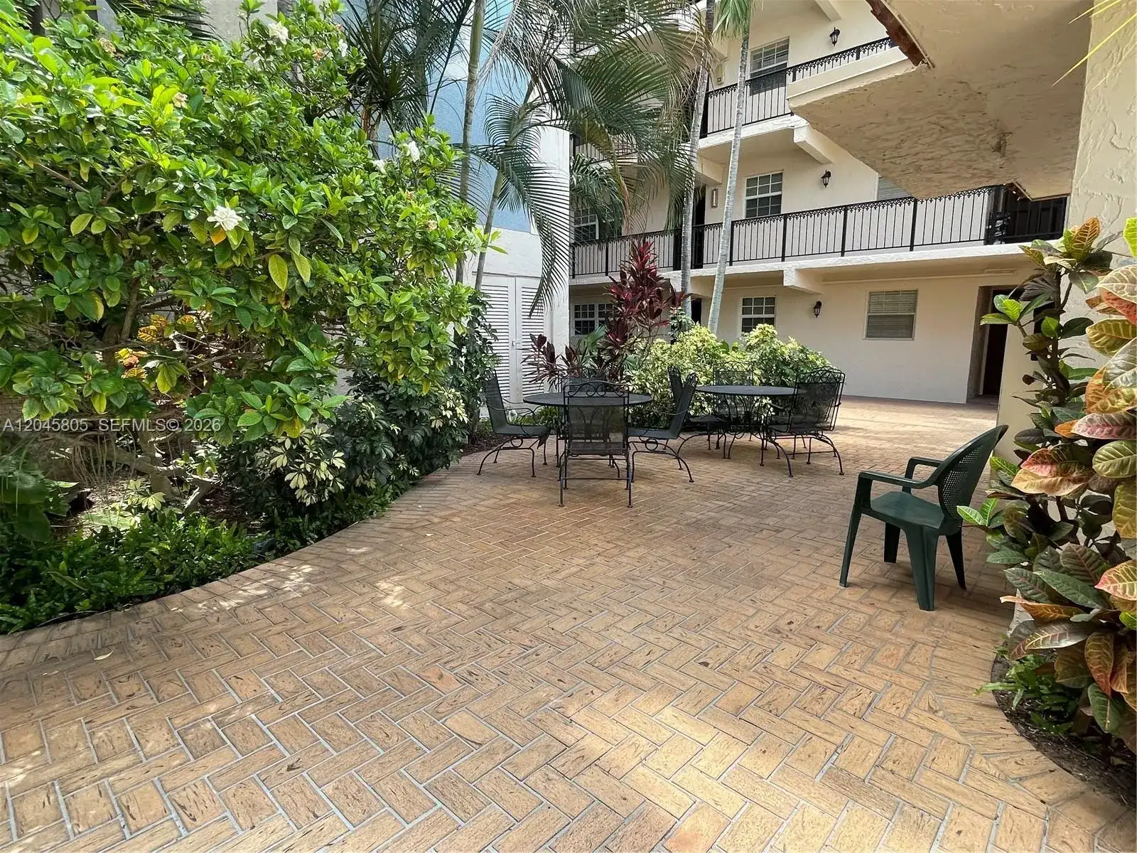 610 Tennis Club Dr # 104, Fort Lauderdale FL 33311 photo 2
