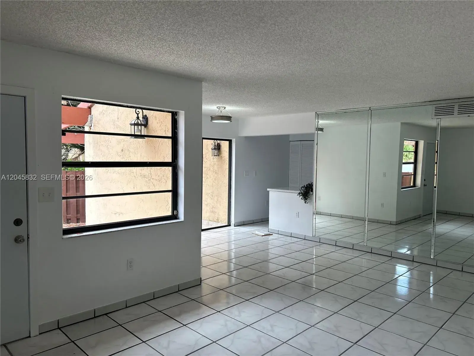301 W Park Dr # 11, Miami FL 33172