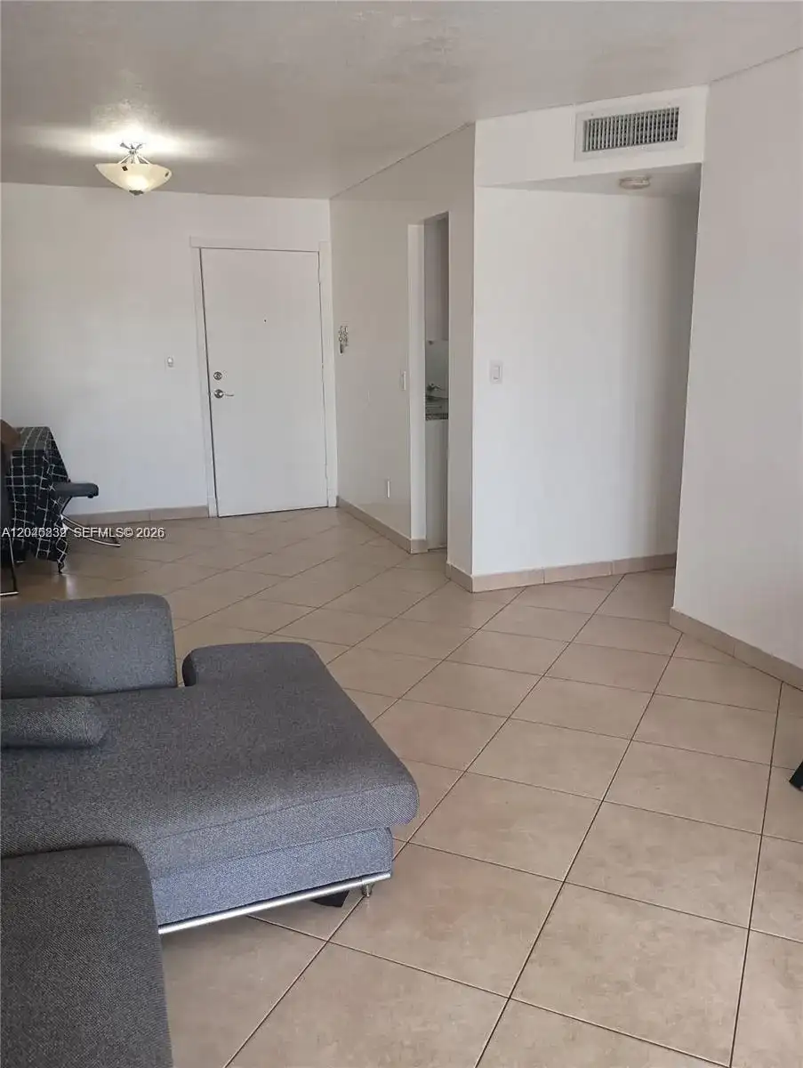 18100 Atlantic Blvd # 312, Sunny Isles Beach FL 33160 photo 3