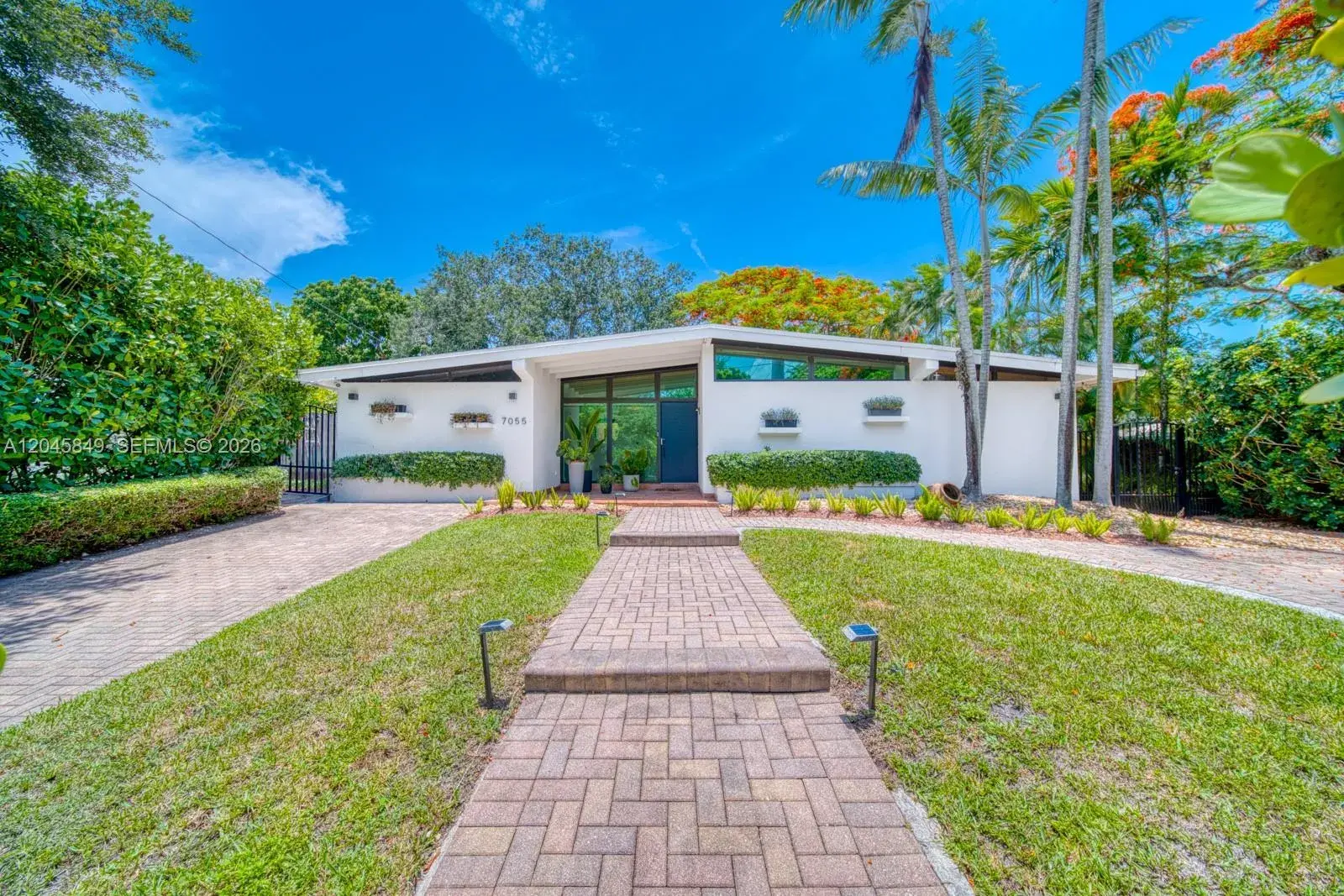 7055 SW 84th Ave, Miami FL 33143