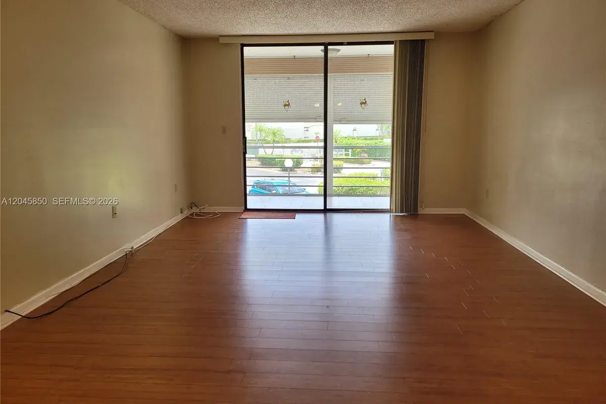 1800 N Lauderdale Ave # 1210, North Lauderdale FL 33068