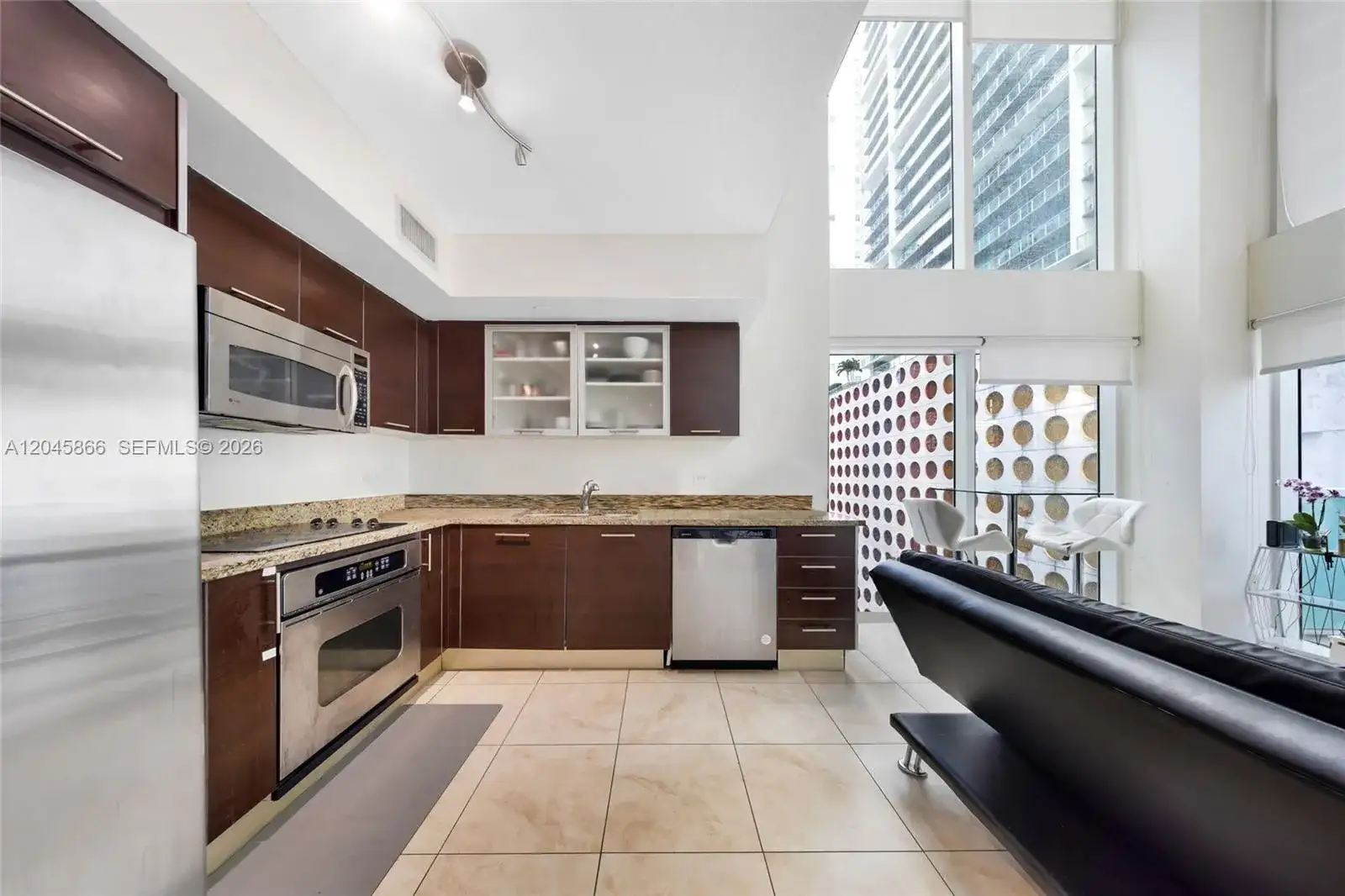41 SE 5th St # 502, Miami FL 33131 photo 3