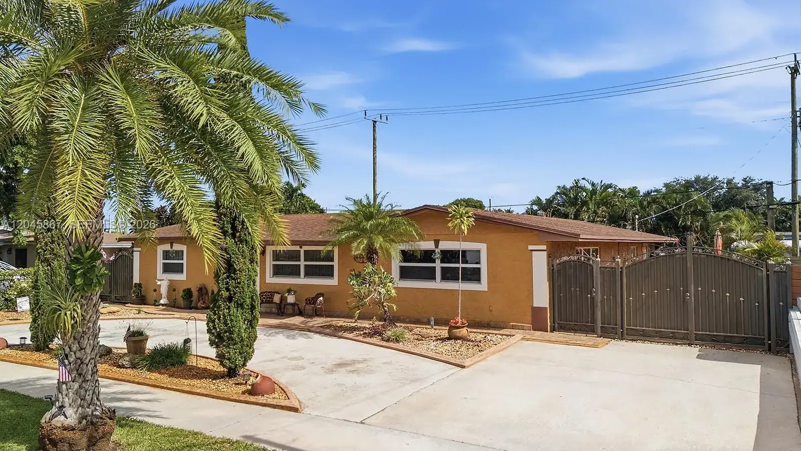 7858 NW 171st St, Hialeah FL 33015 photo 3
