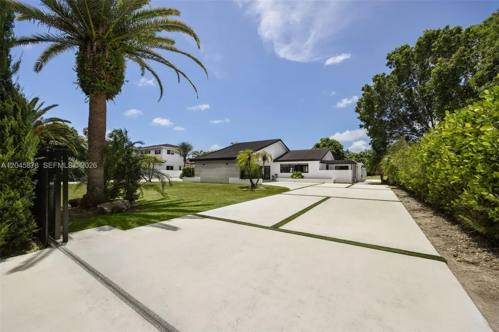 8960 SW 118th St, Miami FL 33176