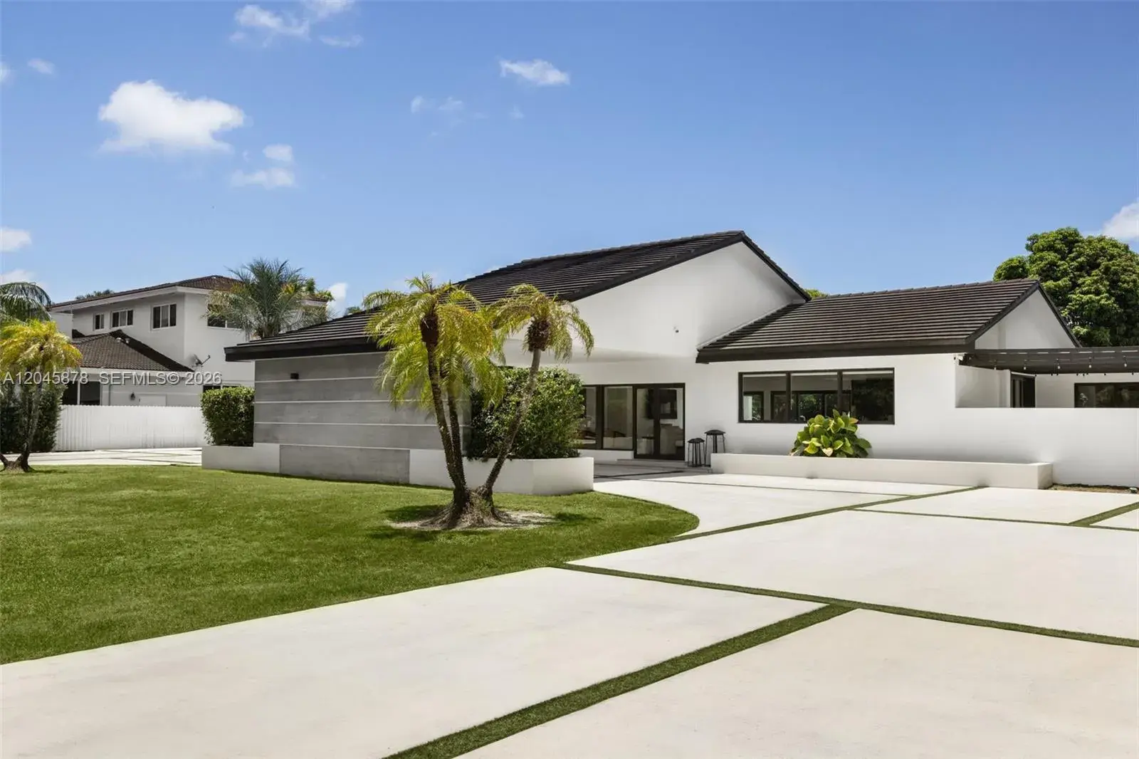 8960 SW 118th St, Miami FL 33176