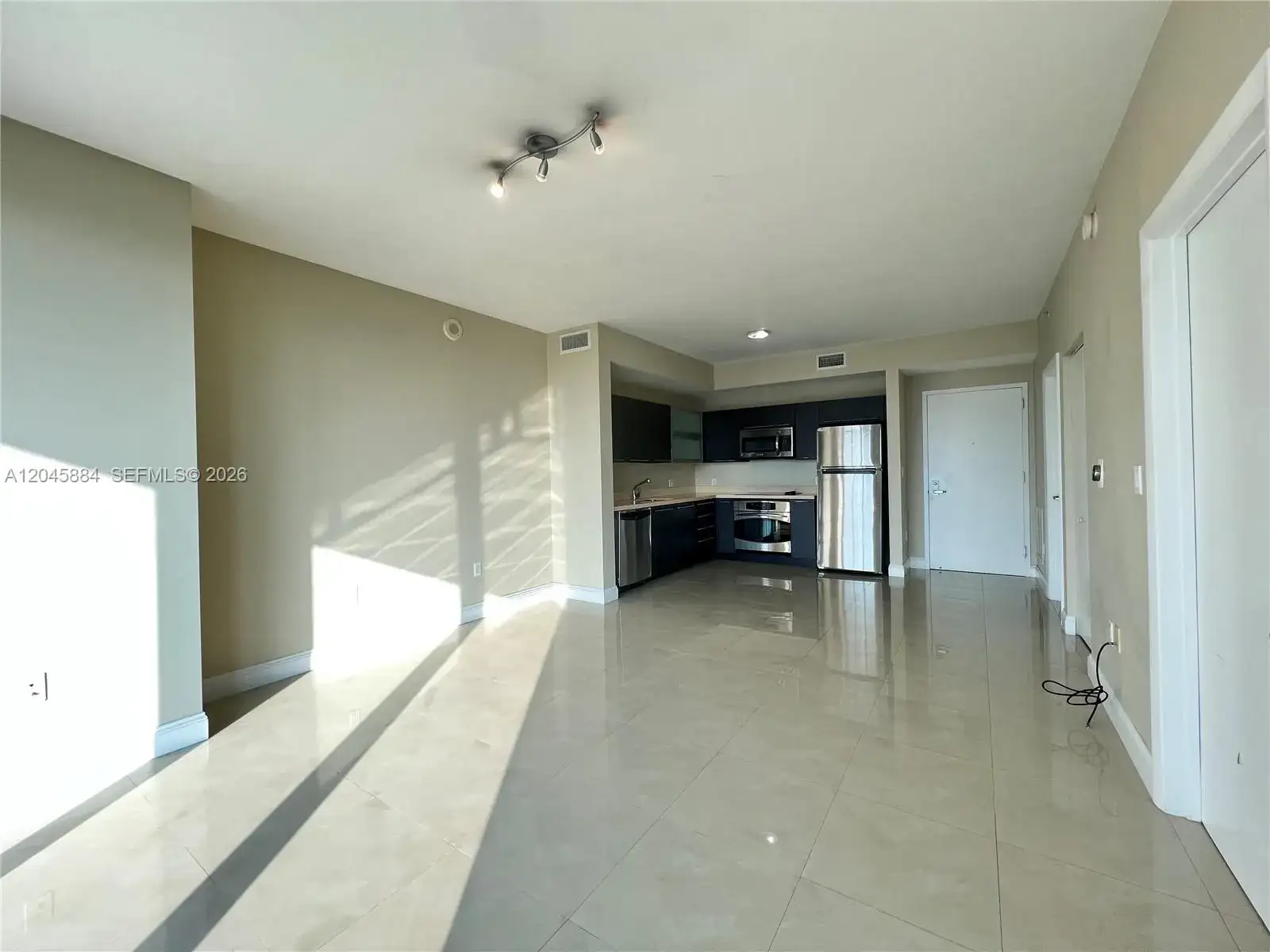 90 SW 3rd St # 1710, Miami FL 33130 photo 4