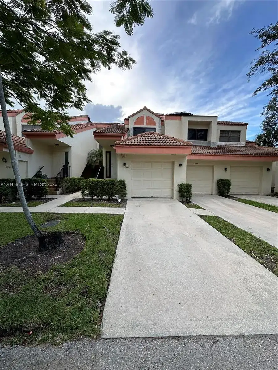3345 Emerald Oaks Dr # 106, Hollywood FL 33021 photo 2