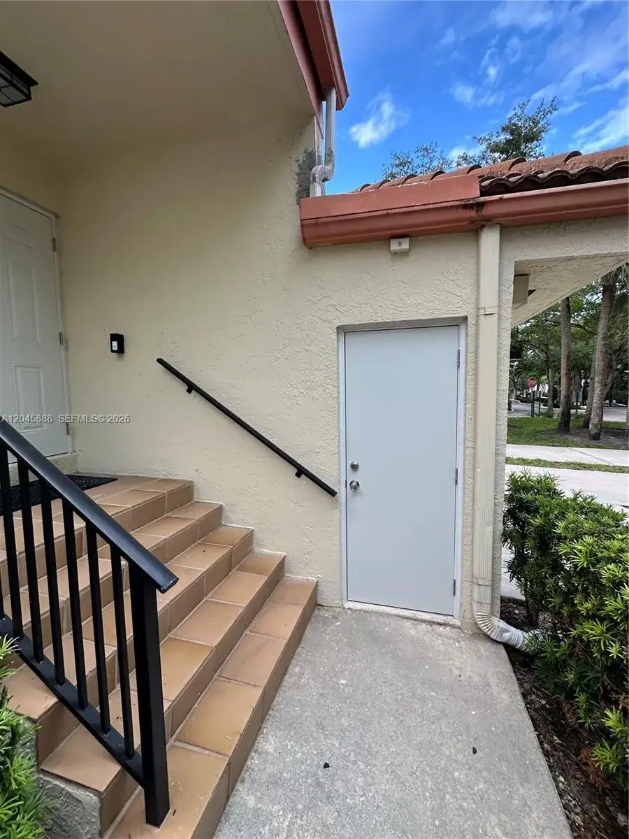 3345 Emerald Oaks Dr # 106, Hollywood FL 33021 photo 4