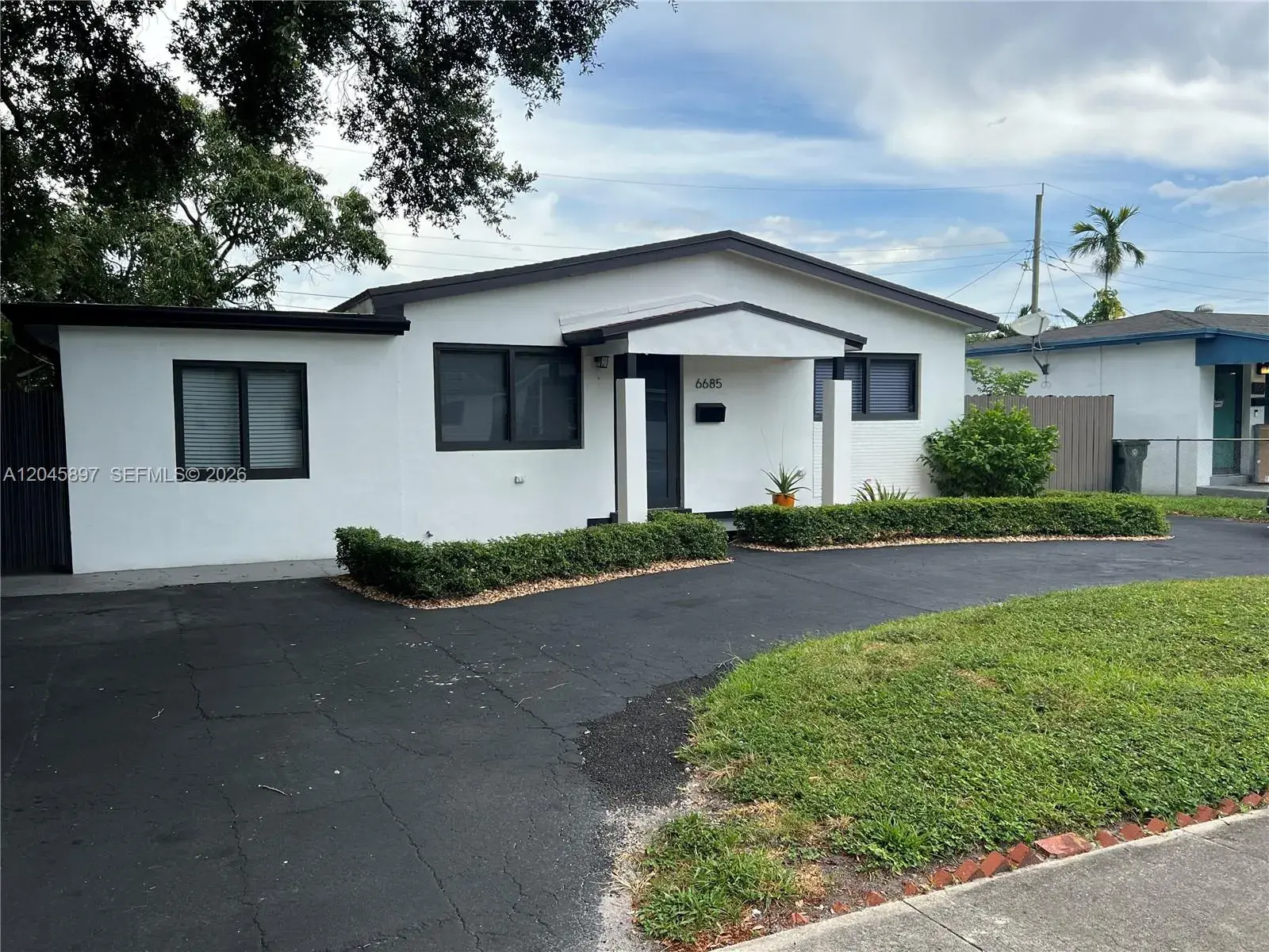 6685 NW 38th Ter, Virginia Gardens FL 33166