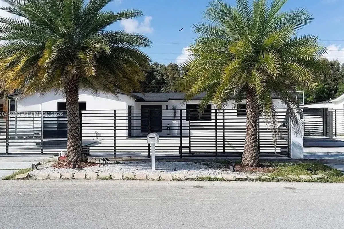 18250 NW 86th Ave, Hialeah FL 33015