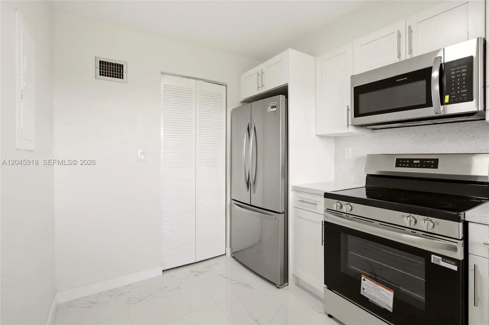 5900 NW 44th St # 605, Lauderhill FL 33319