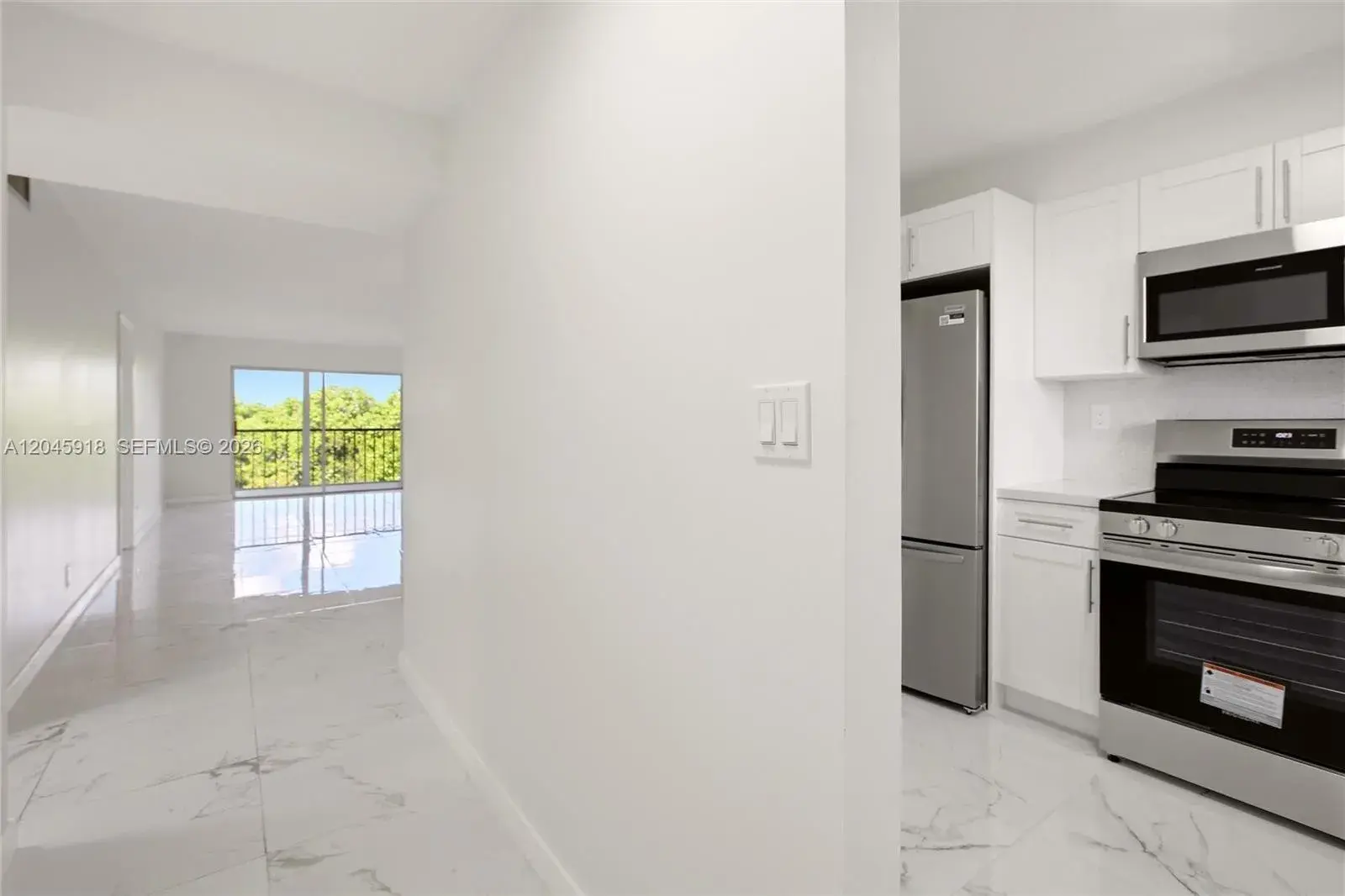 5900 NW 44th St # 605, Lauderhill FL 33319