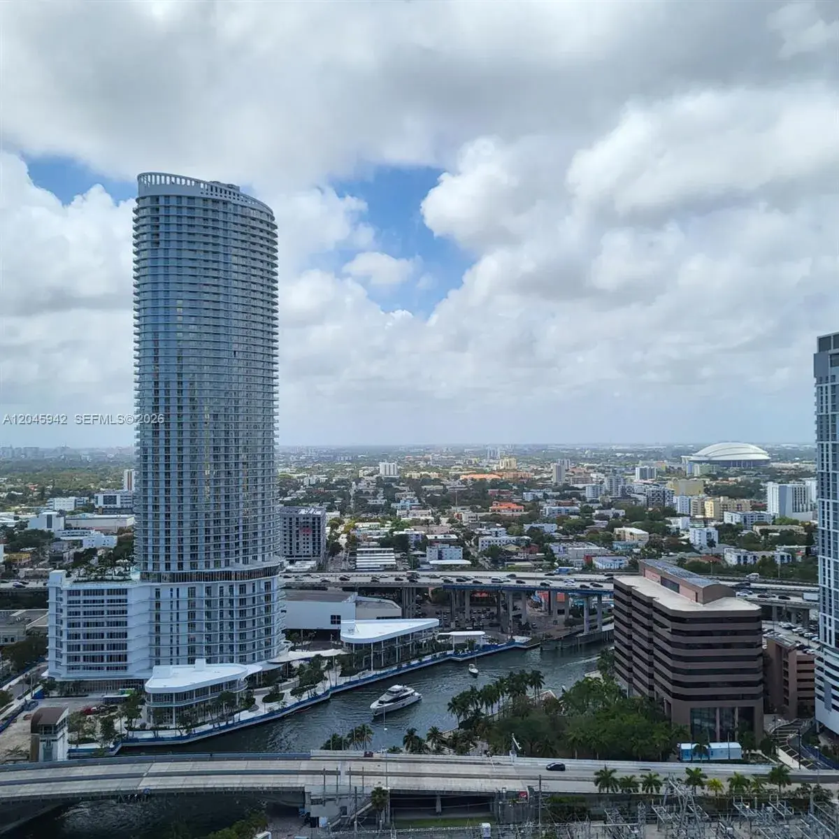 92 SW 3rd St # 3207, Miami FL 33130