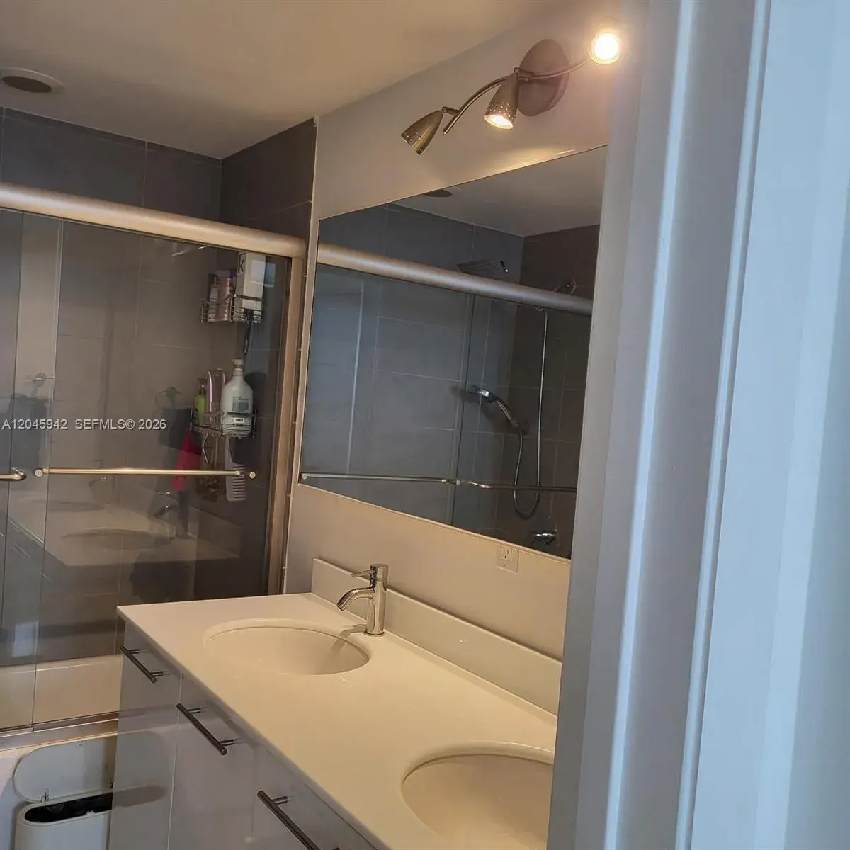92 SW 3rd St # 3207, Miami FL 33130