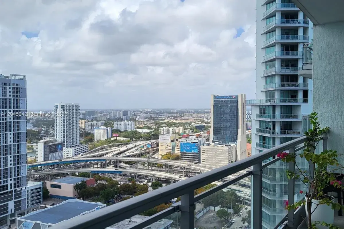 92 SW 3rd St # 3207, Miami FL 33130