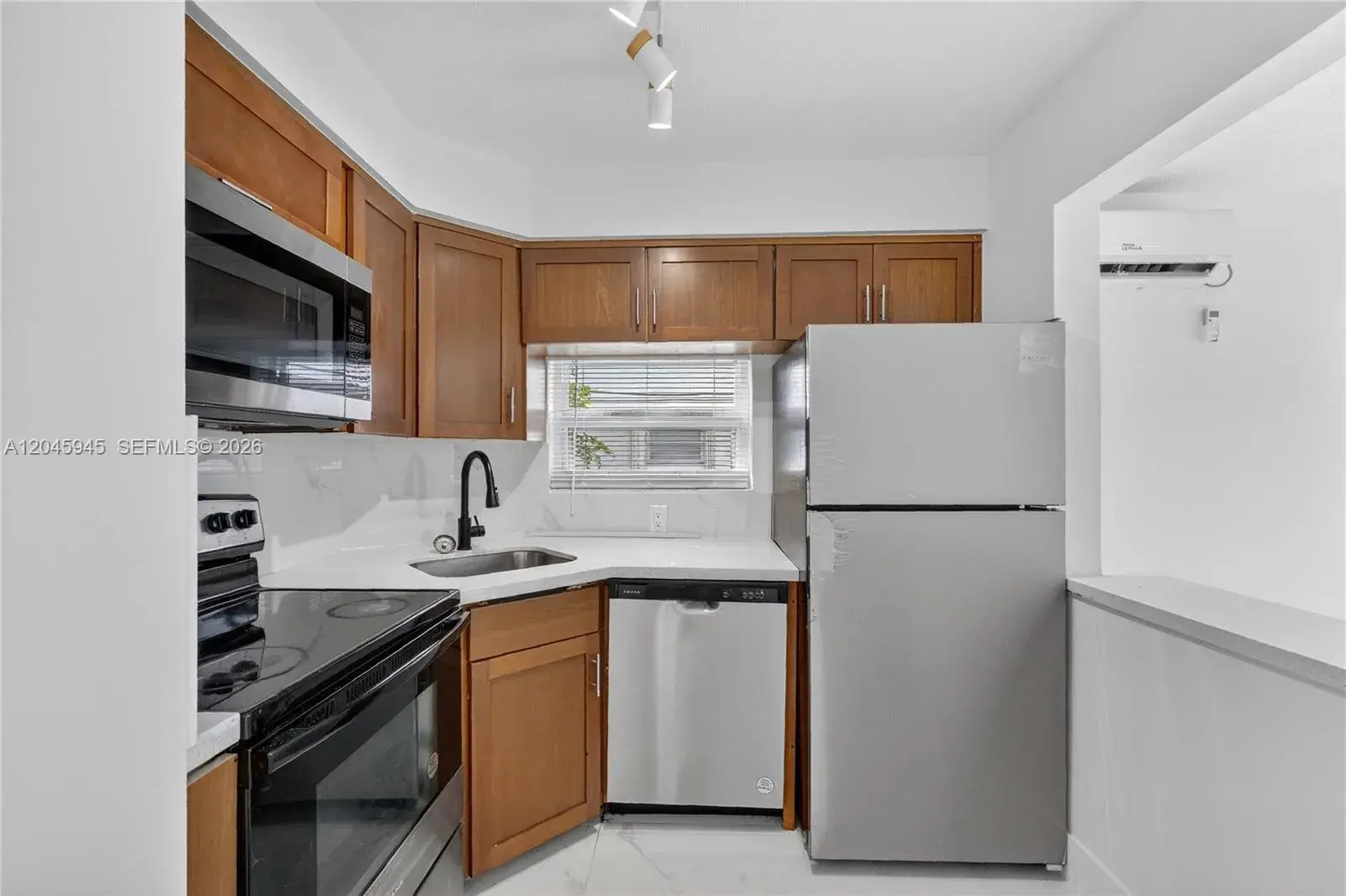 1520 NE 56TH ST # 8, Fort Lauderdale FL 33334