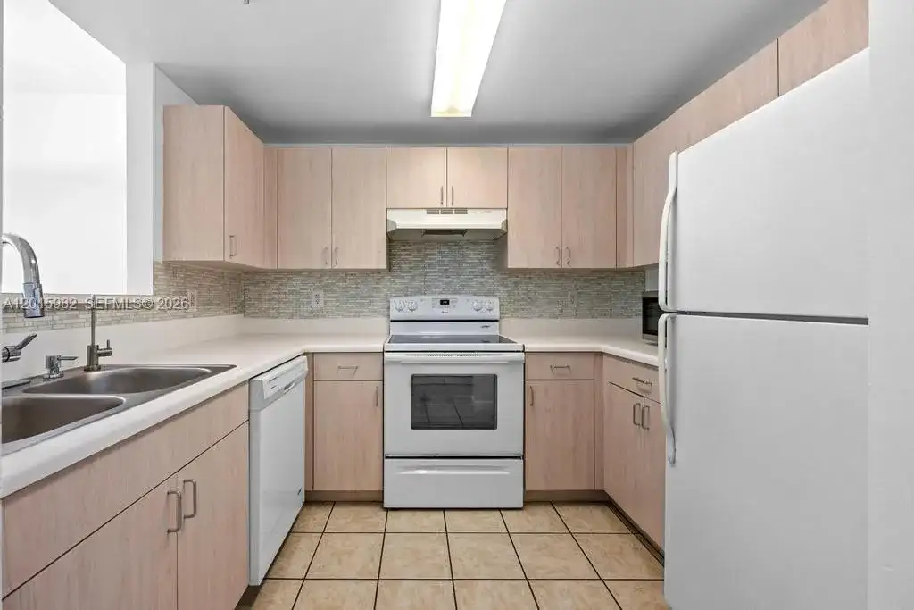 50 Menores Ave # 805, Coral Gables FL 33134 photo 5