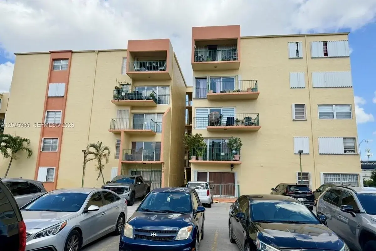 1975 W 44th Pl # 203, Hialeah FL 33012