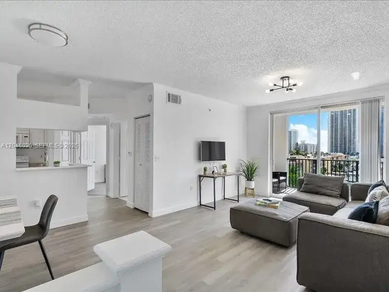 17100 N Bay Rd # 1717, Sunny Isles Beach FL 33160 photo 2