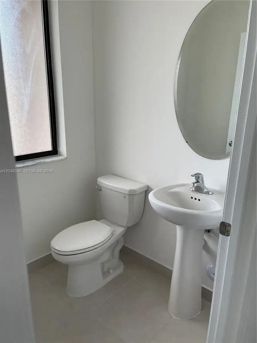21447 NE 2nd Pl, Miami FL 33179 photo 3