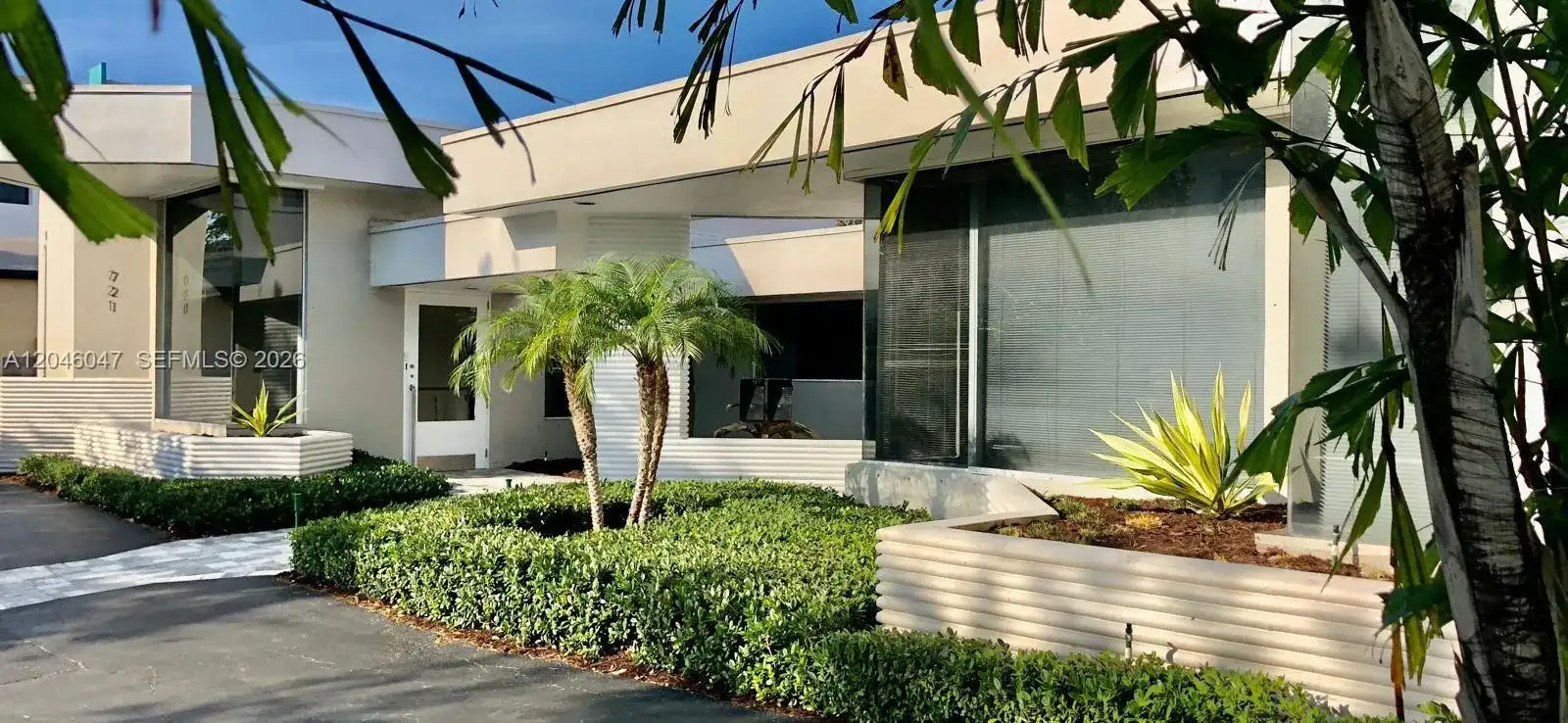 721 NE 3rd Ave, Fort Lauderdale FL 33304 photo 4